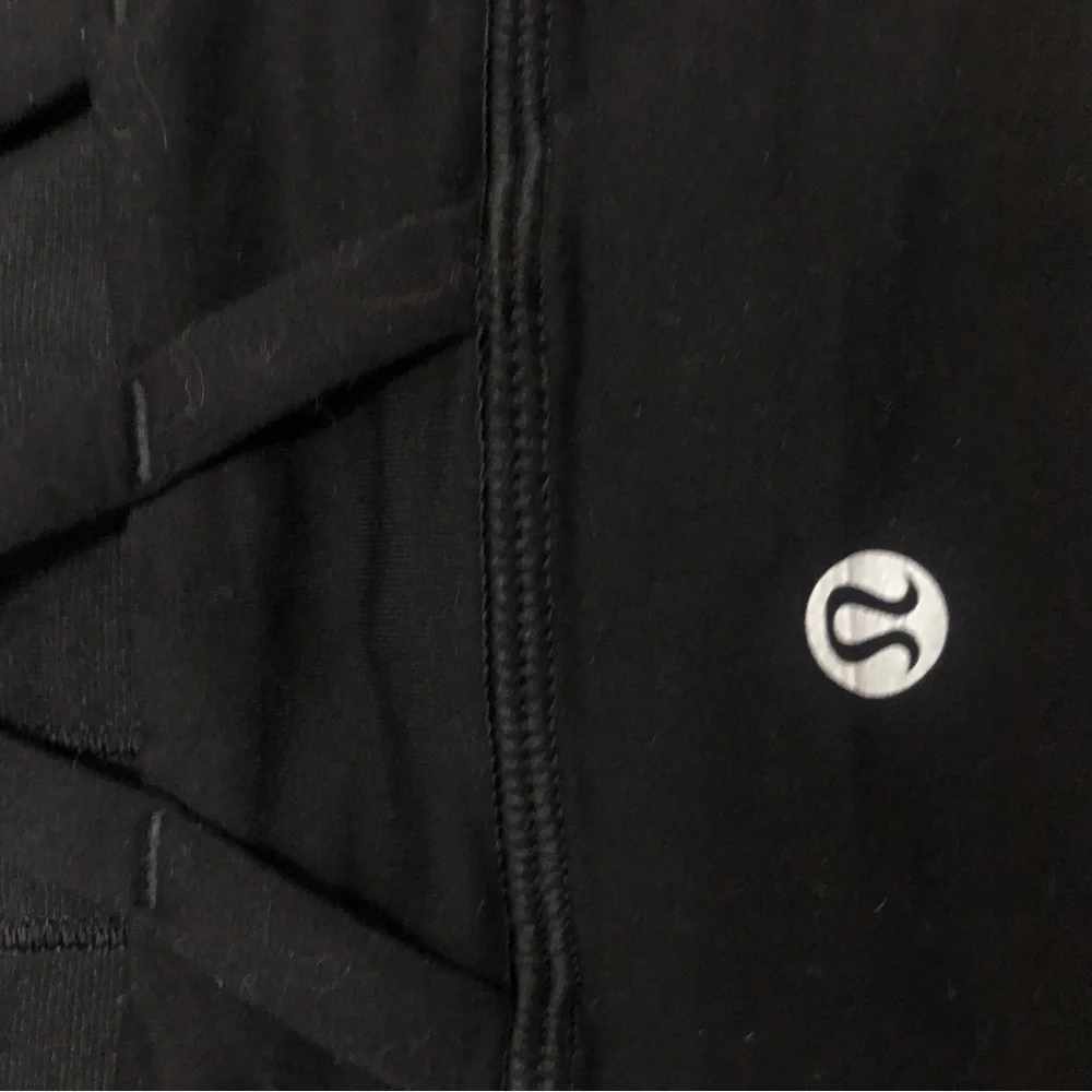 lululemon athletica Black Crossback Sports Bra Size 6